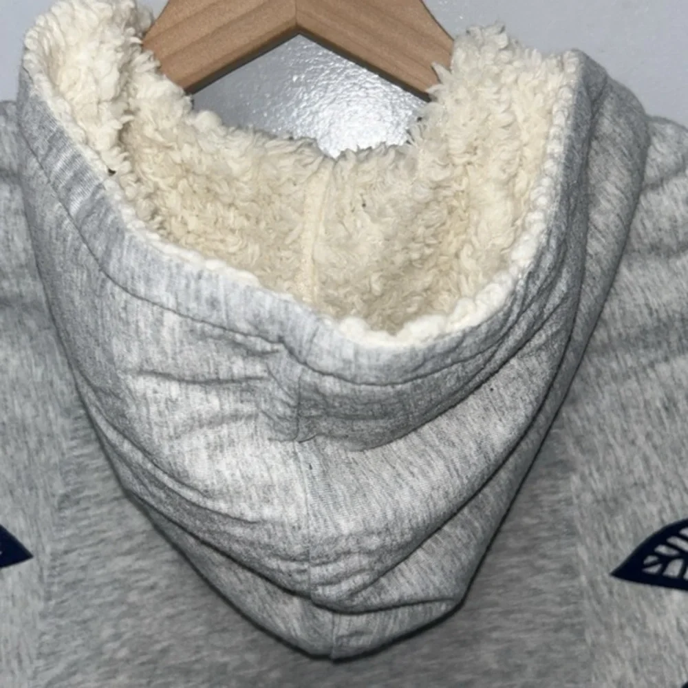 Tucker + Tate Poncho Gray‎ With Blue Feather Details- Girls Size 2T